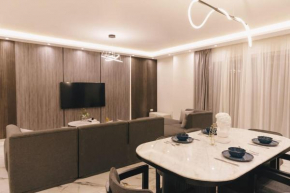 Signature Stays Breezy Modern Apt